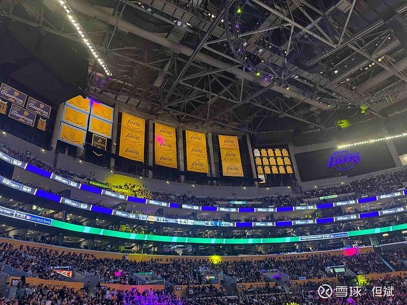 满是荣誉的体育馆